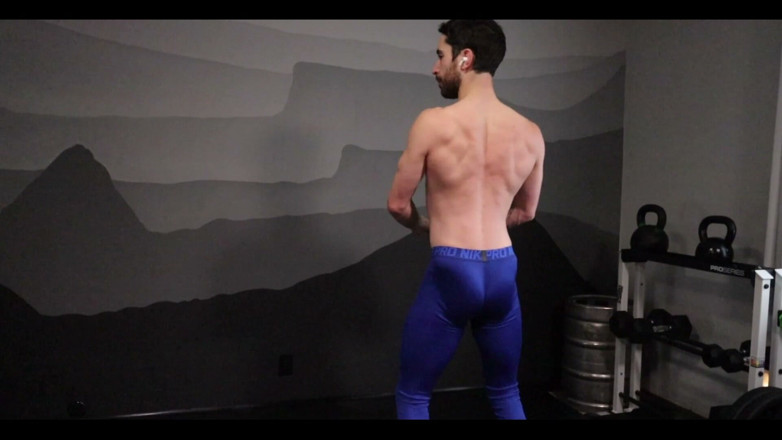 Jay Stroke: Post entrenamiento strip y flex y presumir y luego quítate !!