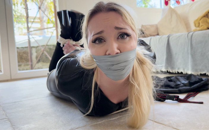 Latina Fetish: No Escape latina's tape gagtie hogtie leaves lil missy đấu tranh...