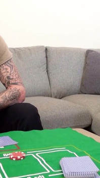 Nejprve se hádají při hraní - pak je slečna Pinny ošukána