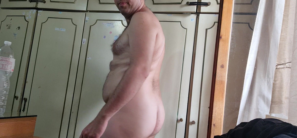 Mirko2589: All Naked in Room