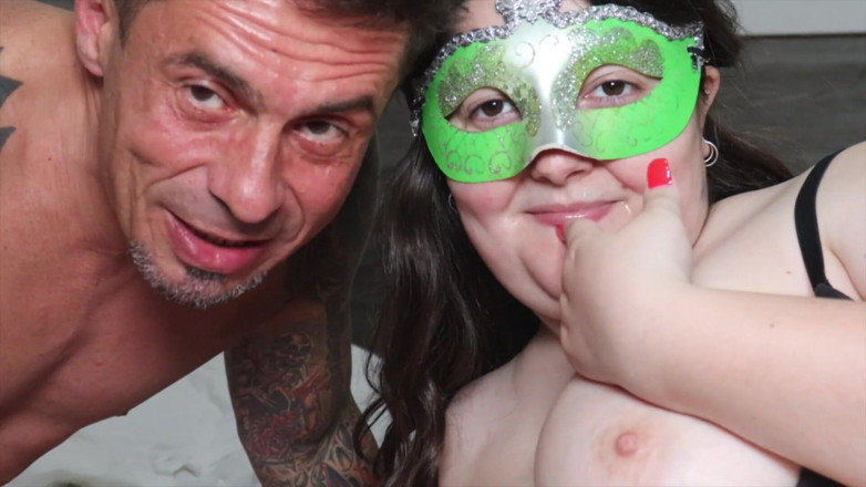 Pandora Hub Production: Giovane paffuto scopata al casting porno