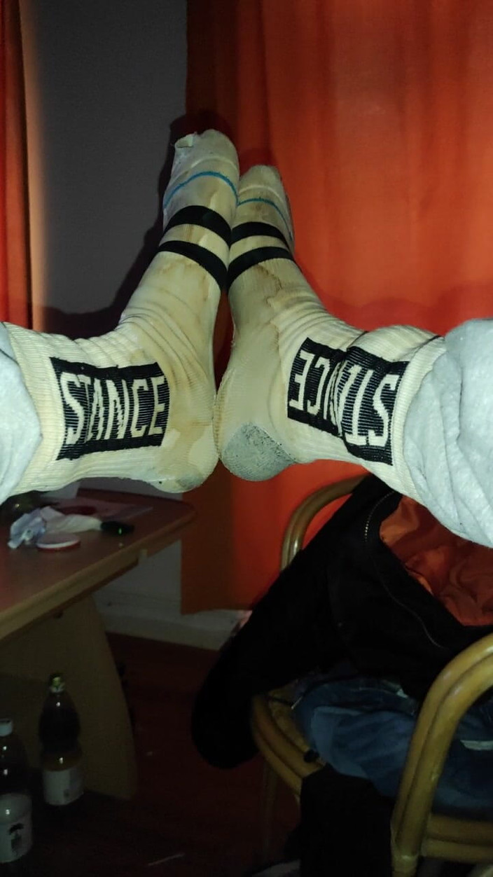 SmokedAlloy2: Dirtyjunkbro no necesita un inodoro para orinar. ¡Lo hace en todas...