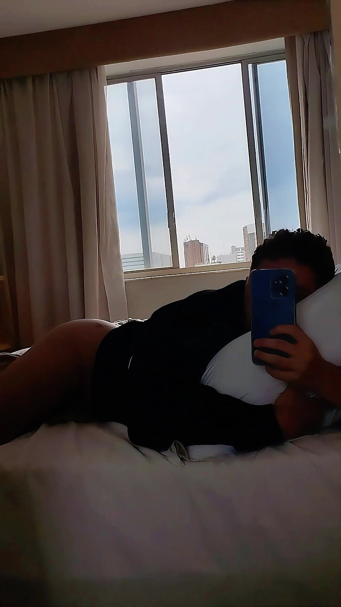 Marcosninfo: Acordei Com Tesão E Me Exibi Na Cama