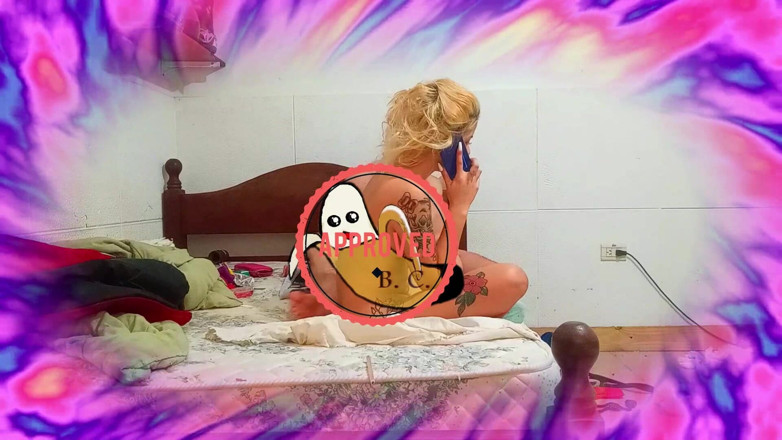 Bananacaseros: I have sex with the service employee It is her...