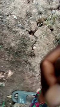 Afrikanischer Junge Masturbiert Im Busch