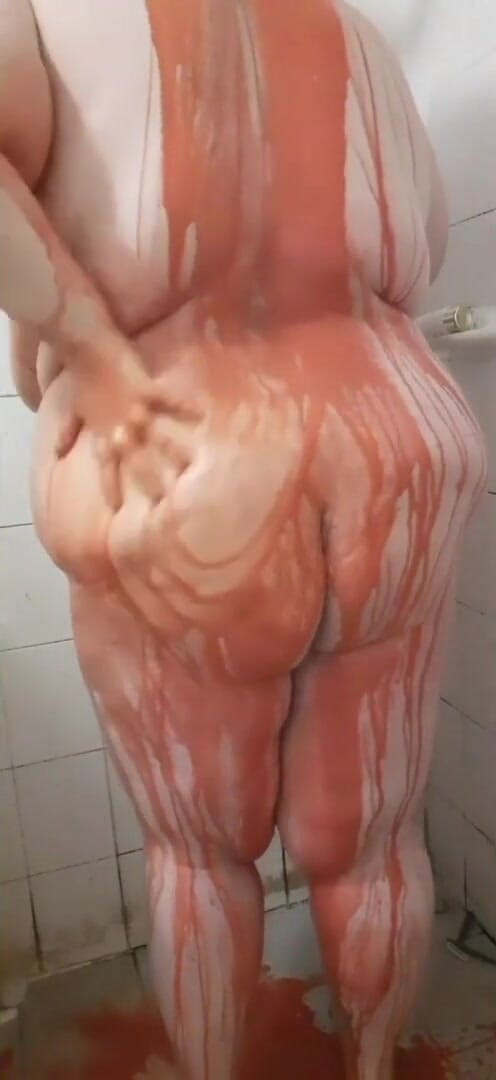 LaLaDelilah: Body paint pouring BBW