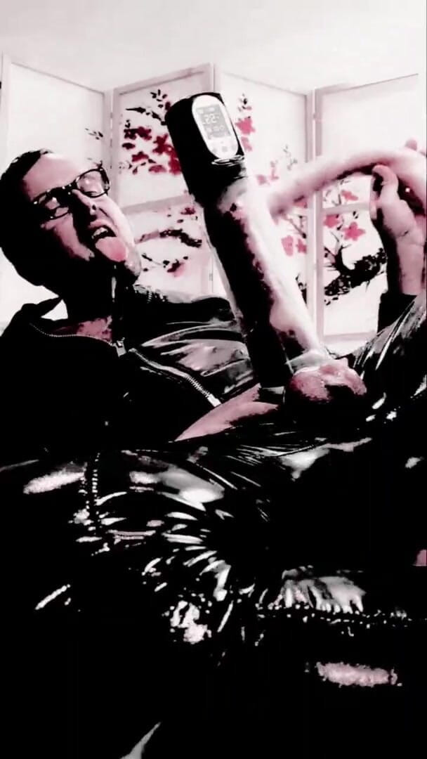 Slutboyben: Slutboyben cam4 dildo in keel geneukt