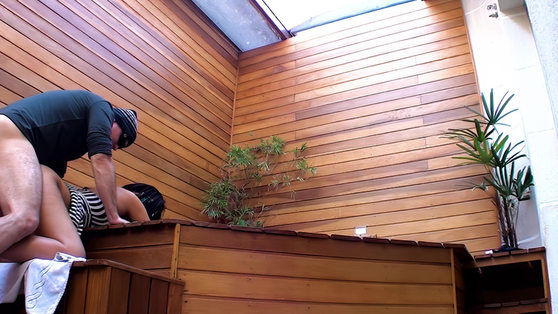 Frotinha: Jag, Den Gifta Brunetten Utan Att Hennes Man Visste Om...