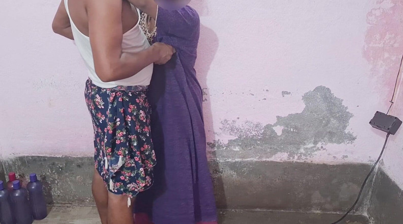 Sumaj: bhaartiy seksi grihini dhokhebaaj pati ki chudaee