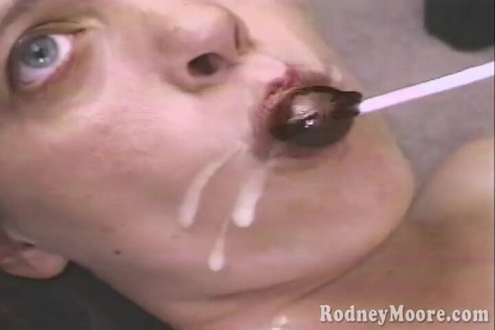 Horny Hairy Girls: Retro amateur, riesiger busch isst 90er jahre sperma