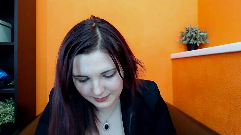 Yukionna: Studentská děvka sekretářka si hraje s klientem přes zoom