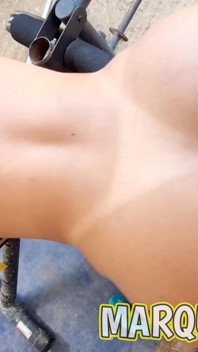 DUBUR MILF berpantat besar keras. Dua kali pancutan mani. Di dalam pantat dan pepek