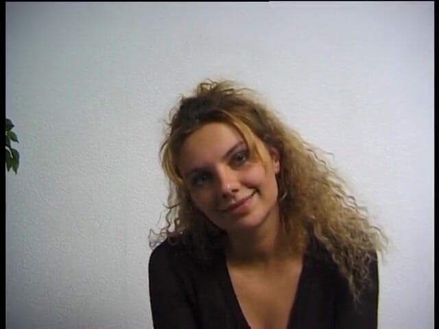 POV Orgasms: Blonde sweetie masturbiert, bevor sie in pov-action gefingert wird