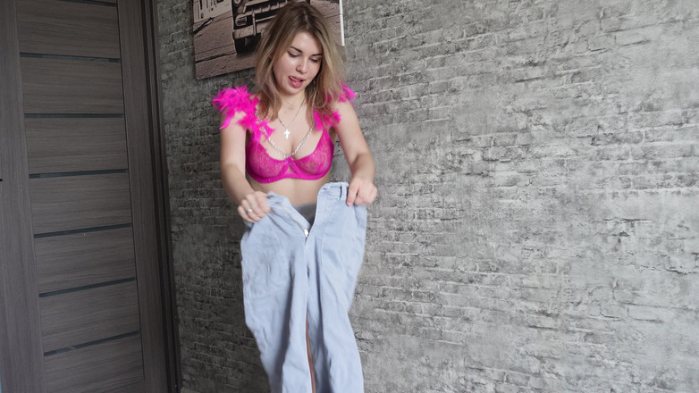 Misty Phoenix: Modesto all'aperto, troia all'interno