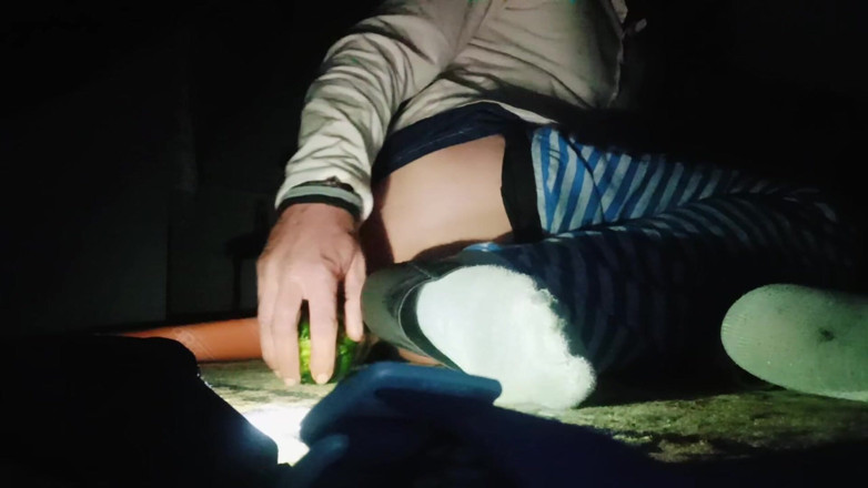 Culopeke: Hubený mladík otevírá svůj konečník sám