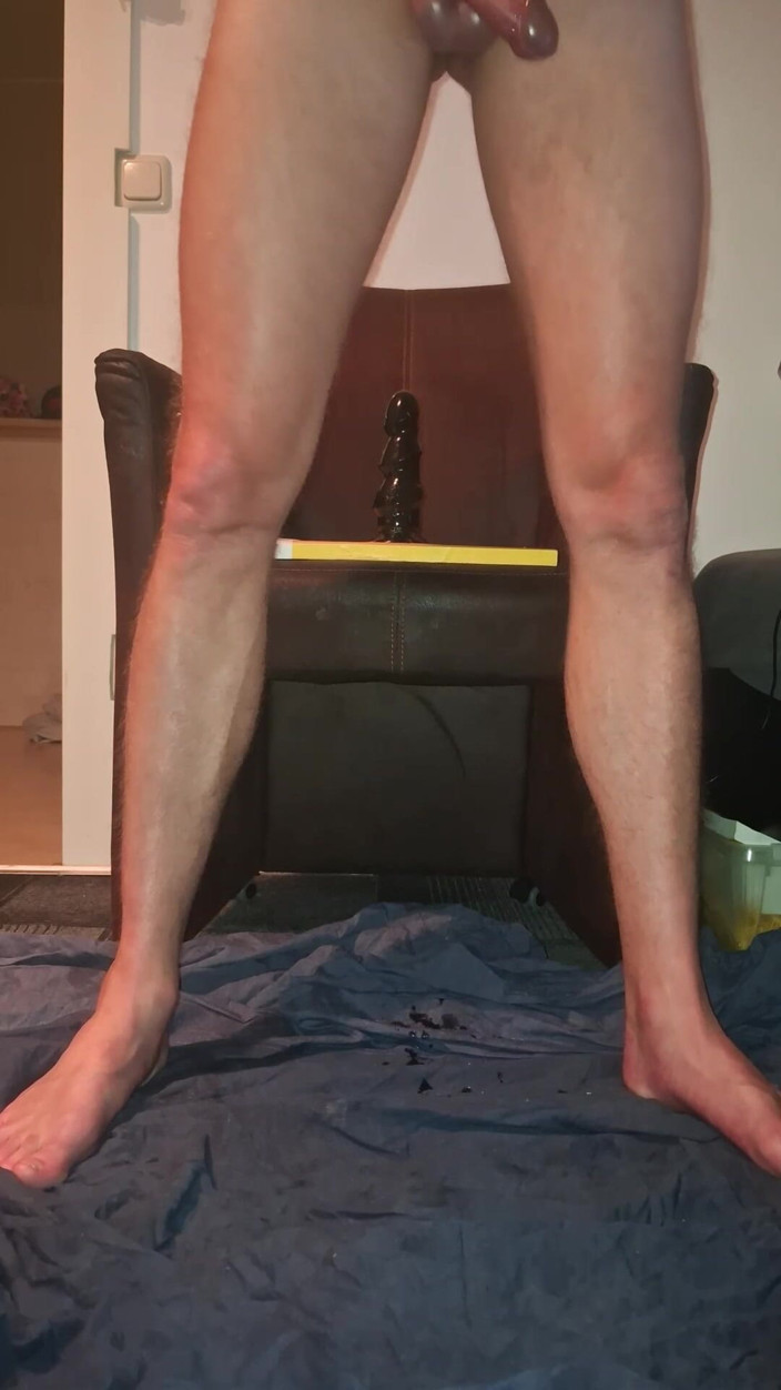 NoFace Twink X: Sexy gay s krásnými chodidly jezdí na robertku a má...