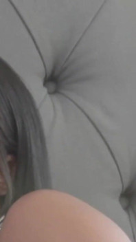 그녀의 의붓아빠의 정액은 남친이 머물 수 있는 유일한 것: 그녀를 낳아!