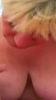 BUNICĂ SEXY BLONDĂ CU ȚÂȚE MARI