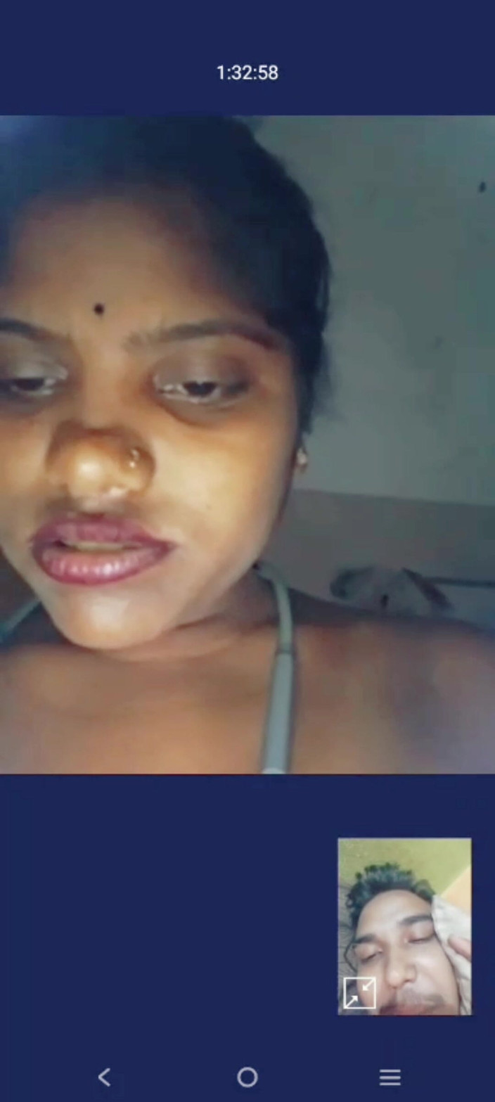 Indian porngirl: ホットセクシーな妻が彼氏とのビデオ通話サービスでファック