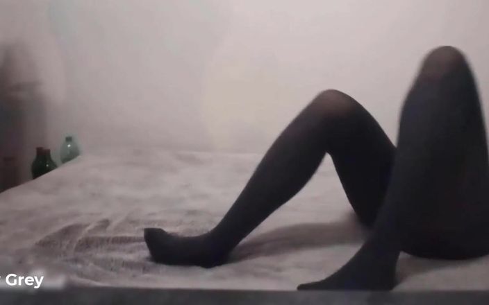Miley Grey: Compilation di piedi e gambe sexy vol. 2 - miley grey