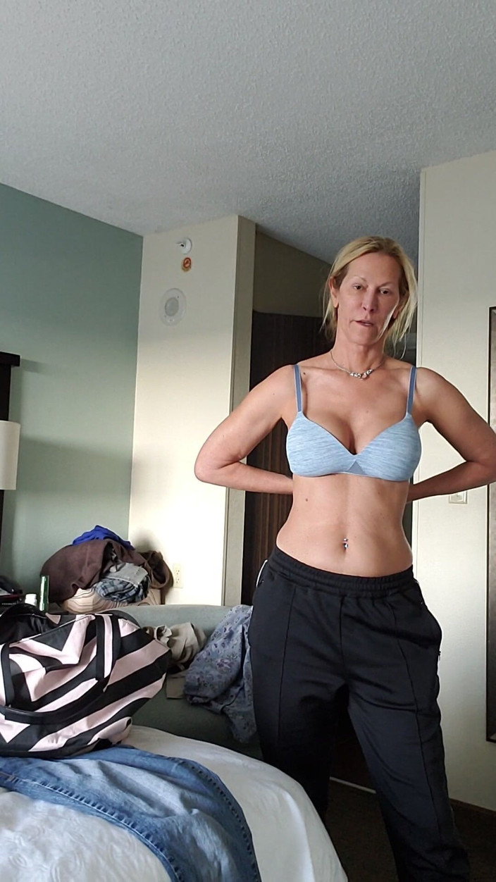 JessRyan: Echte hete vrouw camgirl milf Jess Ryan strip en twerk