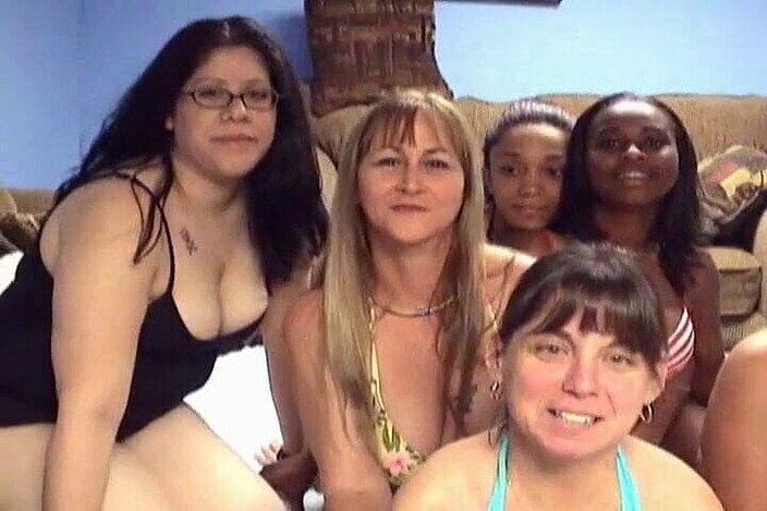 Radical Lesbian: 巨大的业余自制狂欢和性爱派对