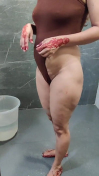 Tante seksi rambut cokelat lagi asik ngentot memek muncratku