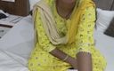 Saara Bhabhi: Gioco di ruolo storia di sesso hindi - la matrigna troia...
