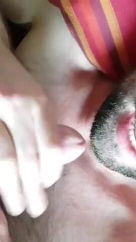Bisexual love: Papa m'entraîne à la pipe r0xy bigdaddy