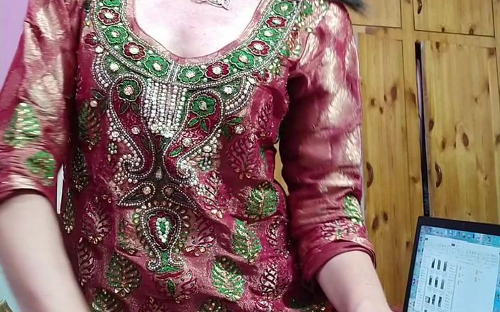 Bolly Karma: Une salope insatiable a besoin d’une grosse bite noire ce...