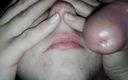 Semen bucket: Éjaculation sur ses lèvres