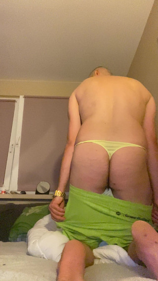 Barti Rede: Польський гарячий чоловік у своїй кімнаті грає соло з членом