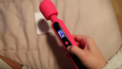 RealAnalCouple: Třesoucí se orgasmus při testování funzze LED display hůlka s...