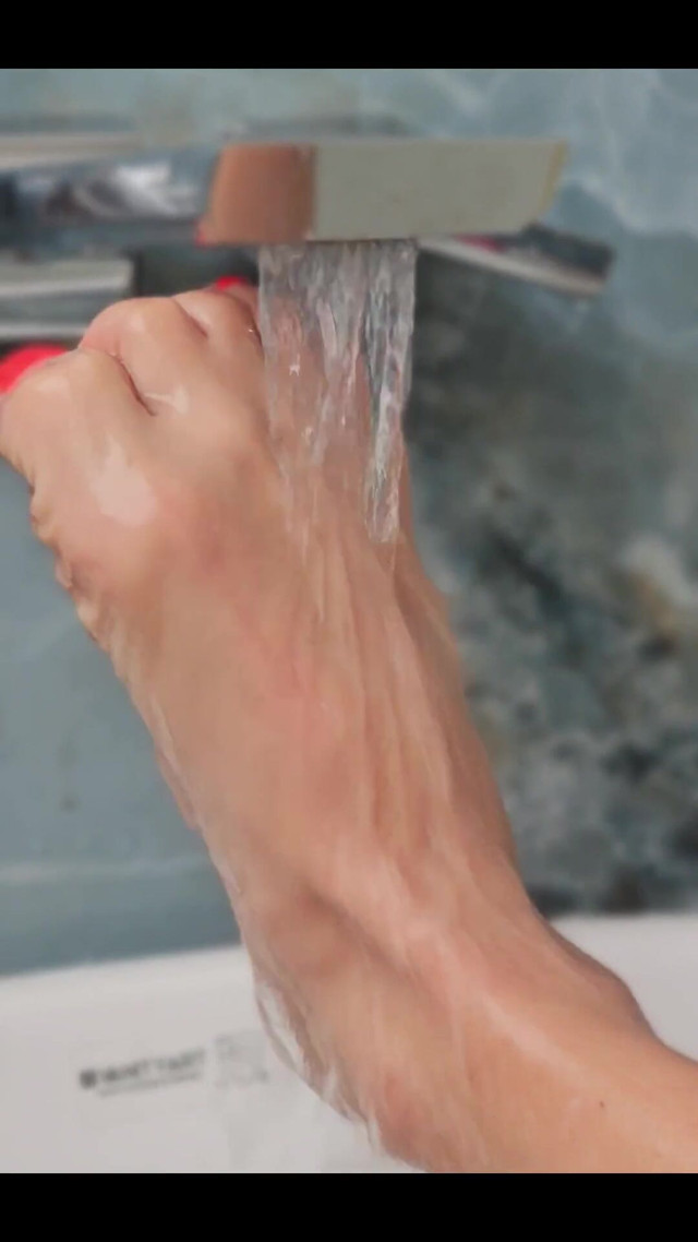 Delicious Toe Tease (Andi Wild Adventures)