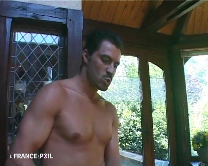 Rue Chaude: BBW-mädchen mit brille bekommt ihren ersten analsex