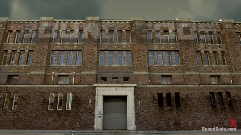 Bound gods: Jednorázovka bondage baru 2