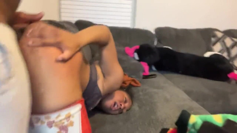 Fijii pornbox: Omg tati, proč mě šukáš tak tvrdě v mém zadku díra...