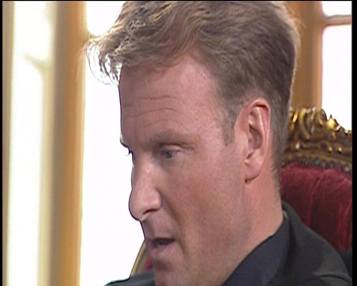 GOLDLIGHT - OFFICIAL: Matură brunetă germană cu fundul mare are parte de sex...