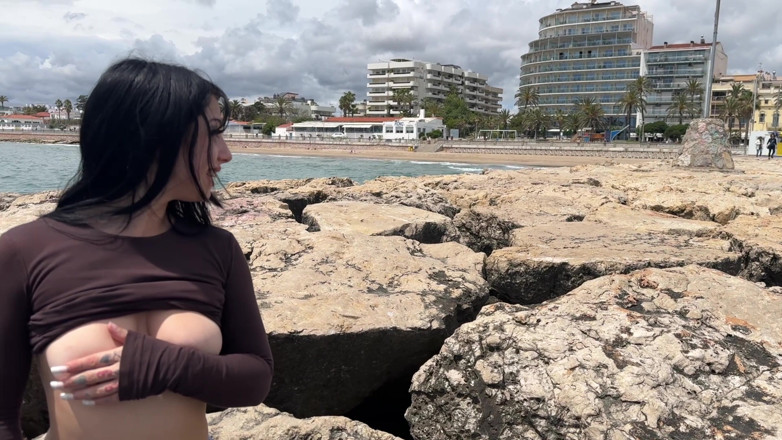 Roma Amor: Idę z przyrodnim bratem spędzić dzień na plaży i kończymy...