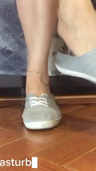 Shoeplay Dangling Empress Bella