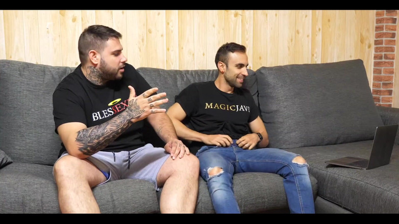 Zeus Ray: Ero con il mio amico Magicjavi seduto sul divano