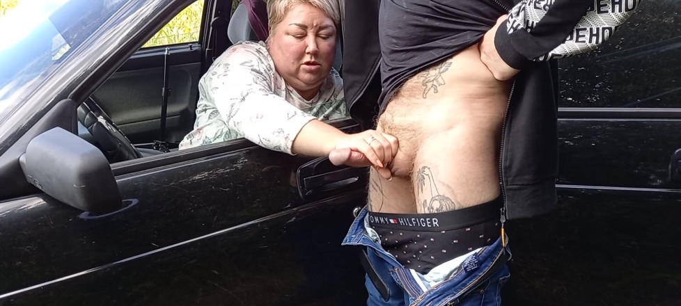 Zona901: 차에서 공개적으로 내 자지를 사정하는 미시 밀프