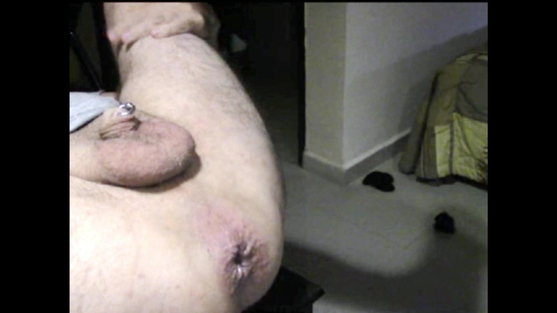 Adam Storm: अपनी मुट्ठी से पहना जाता है