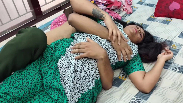 Vaigavarun45: Mallu Couple Hot Nighty Romance with Sex in Bedroom, Malayali...
