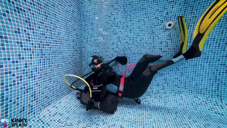 UKCuteGirl Lucy Lauren: Scuba Skills Underwater Training Session