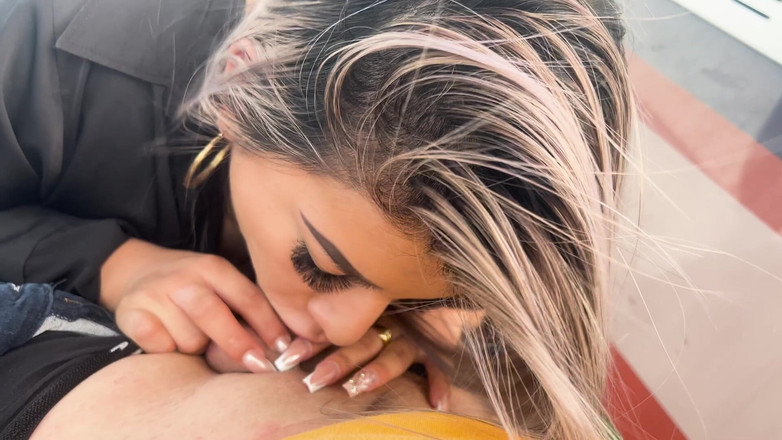 Naty Delgado: जब हम अपने शहर में केबल कार की सवारी करते हैं तो मैं अपने सौतेले भाई के सबसे अच्छे दोस्त के लिए बाहर लंड चोदता और चूसता हूं! Naty Delgado और brian Evans