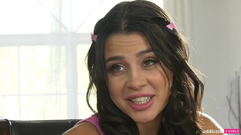 Zero tolerance films: Addicted2girls - Babysitter Gets Her Pussy Licked and Fingered by MILF