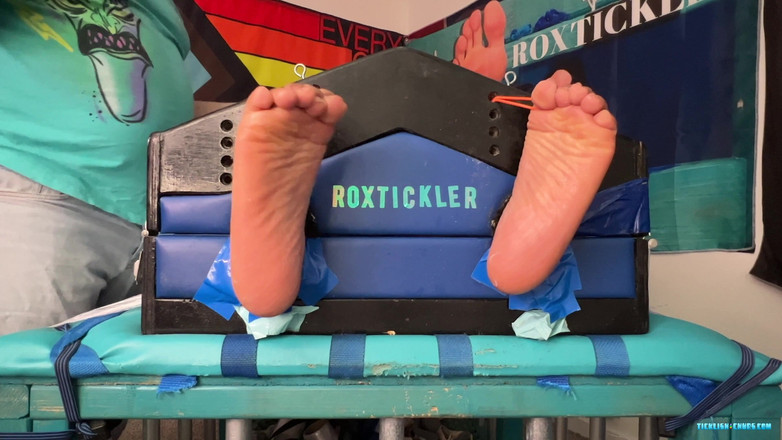 Ticklish Chubs: J için yarakla azdırıcı gıdıklama