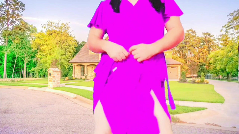 Kitty_Cross: Nádherná crossdresser se předvádí stehna se zlobivou vášní