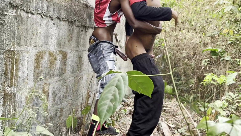 Baddestboyx: Grande cazzo nero vs ragazzo twink